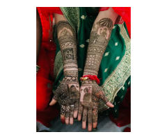 Radhike mehndi artist